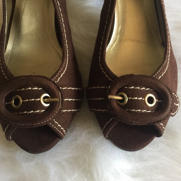 🌺Predictions Brown Buckle Peep Toe Heels 6.5 - Picture 3 of 12